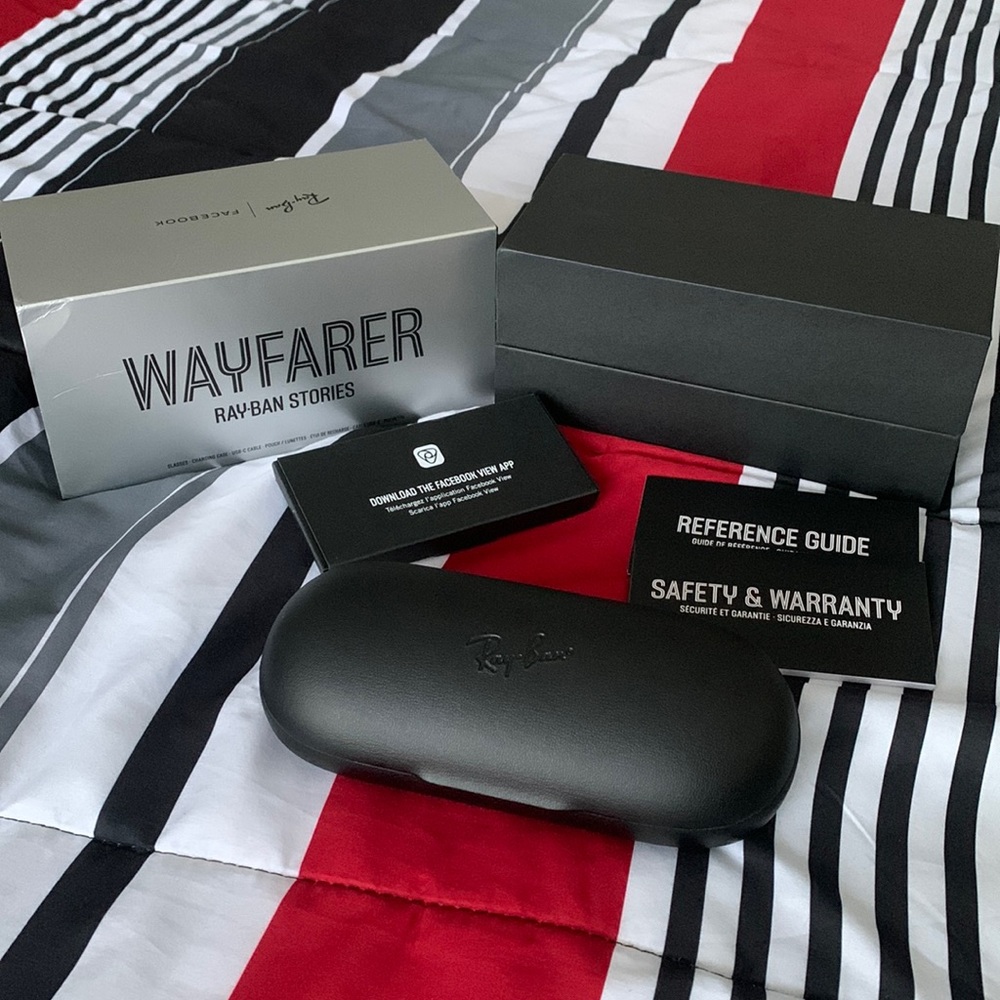 BRAND NEW UNWORN Rayban Stories Wayfarer Glasses